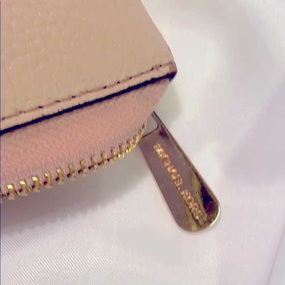 Michael Kors Wallet - Picture 6 of 7